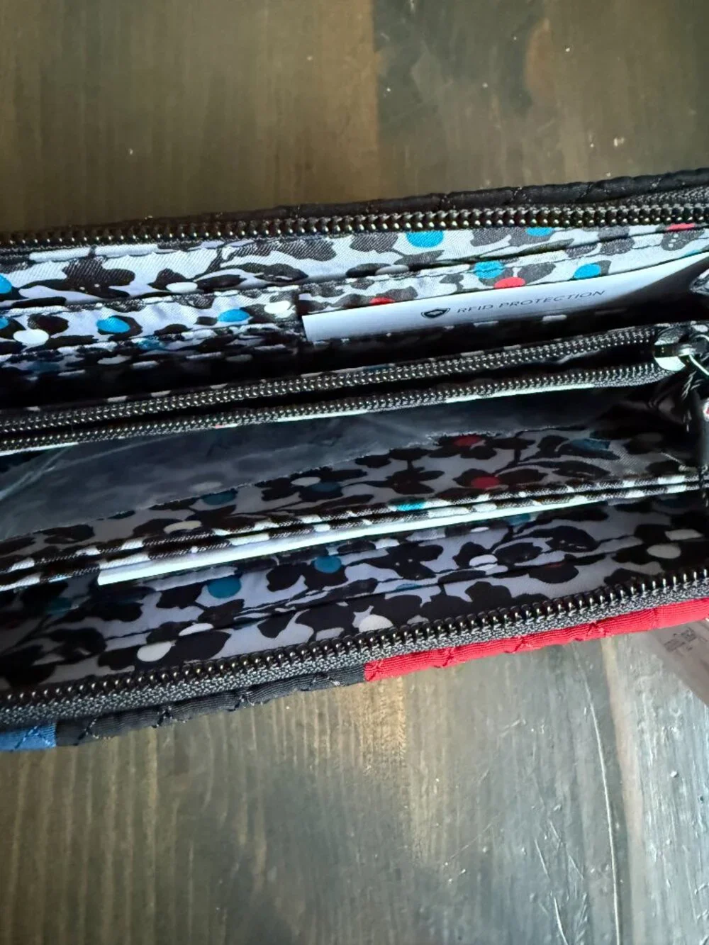 Vera Bradley Iconic RFID Accordion Wristlet Wallet microfiber Winter Patchwork - Picture 4 of 9